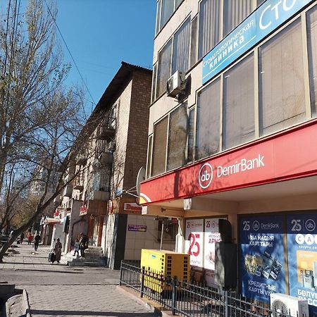 Аппартаментов В Золотом Квадрате 比什凯克 客房 照片
